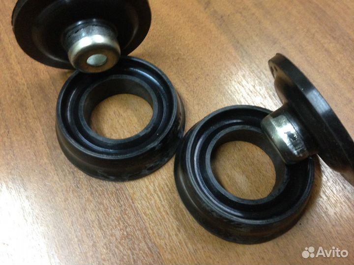 Проставки увеличения клиренса Рено Логан перед