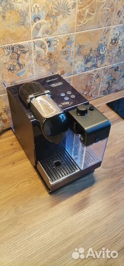 Кофемашина delonghi nespresso EN520. BL