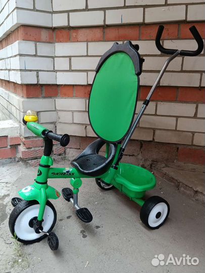 Детский трёх колесный велосипед