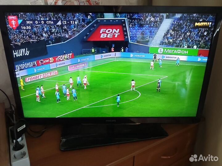Телевизор Philips 32PFL4007T 32 дюйма