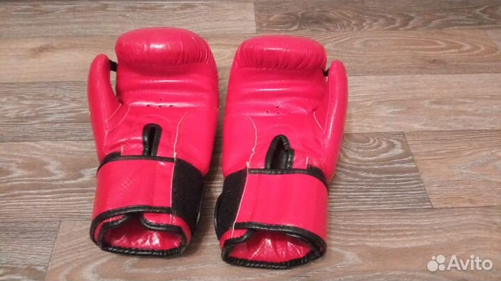 Боксерские перчатки 10 oz