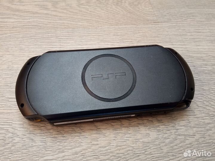 Sony PSP e1008 4GB с играми