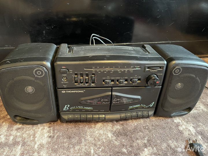 Магнитофон THOmpsonic кассетный