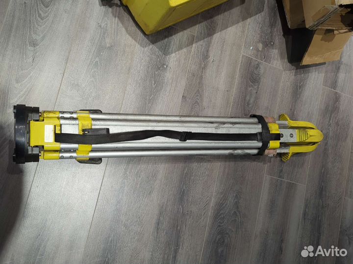 Штатив GeoMax CTP101