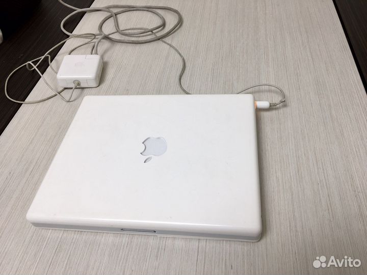 Ноутбук iBook G4