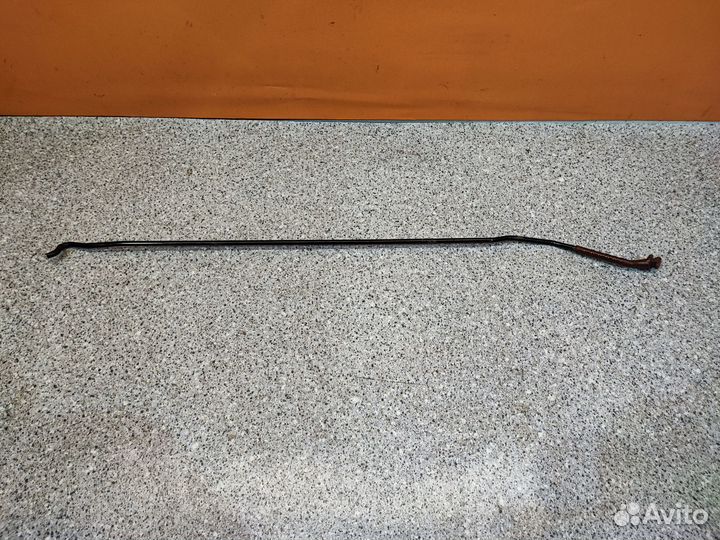 Упор капота Volkswagen Tiguan 5N1