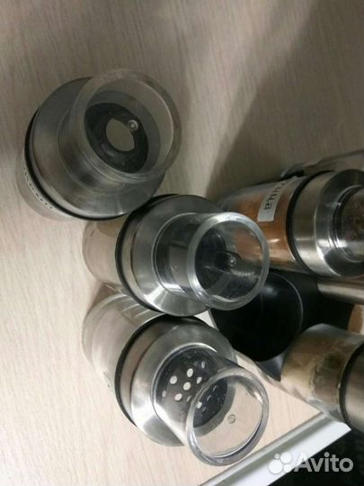 Набор баночек для специй на крутящейся подставке