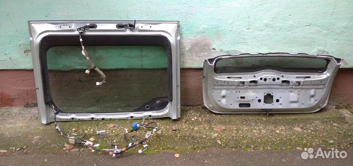 Дверь пятая (задняя) Toyota Prius NHW 20