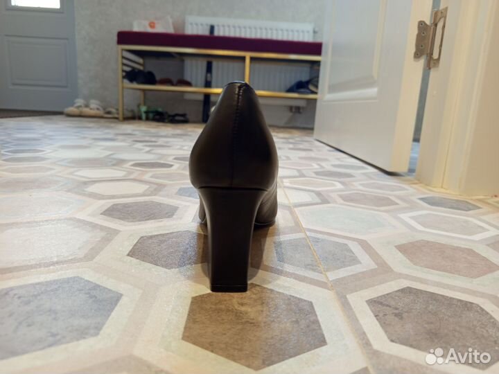 Calvin Klein Туфли женские новые 37.5 размер