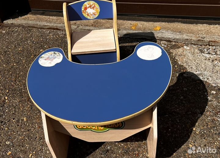 Детский стол со стулом