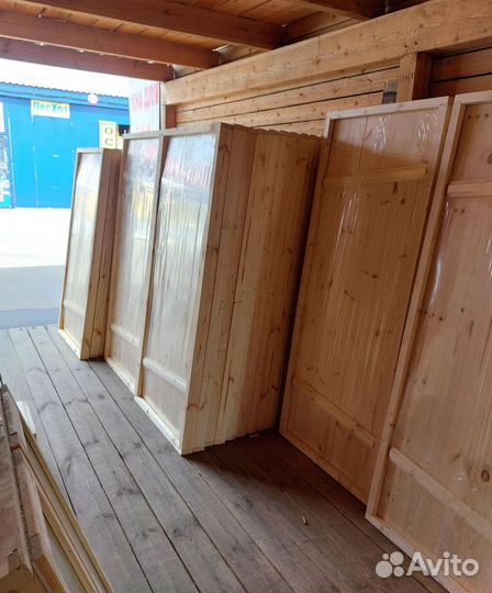 Межкомнатная дверь из дерева