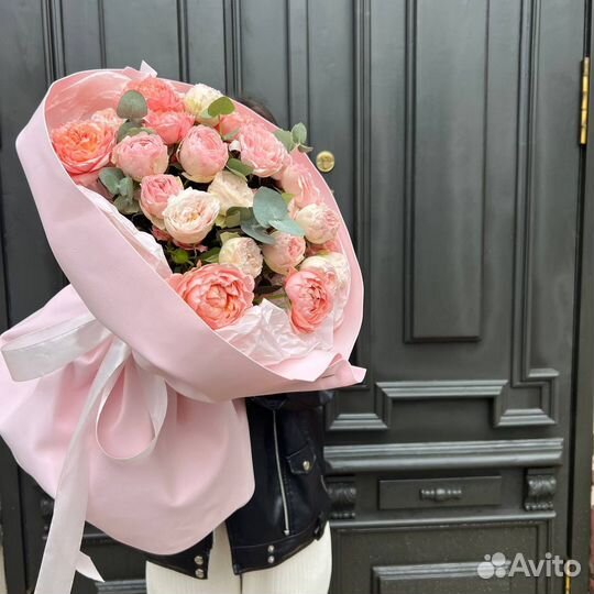 Доставка цветов: пионовидные розы