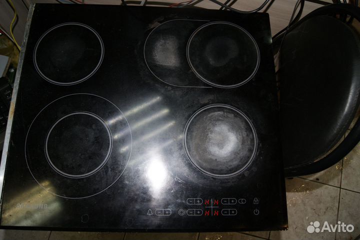 Стеклокерамическая варочная панель Samsung C61R1CD