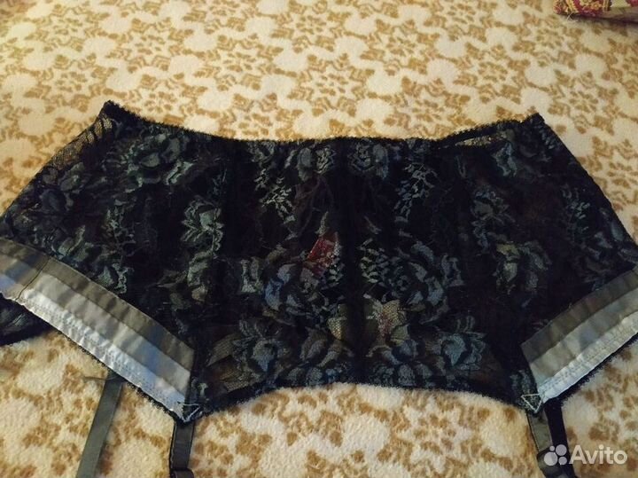 Женский пояс для чулок