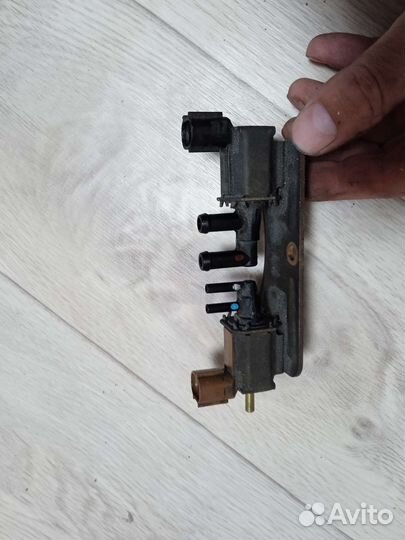 Клапан вакуумный Mitsubishi Galant 8,4G63