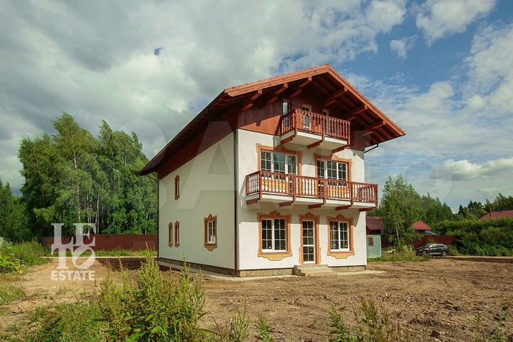 Дом 393 м² на участке 10 сот.