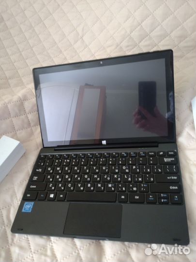 Планшет с клавиатурой Digma