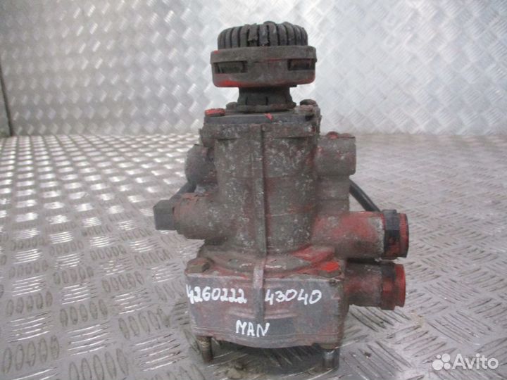 Кран управления тормозами прицепа MAN 81523016189