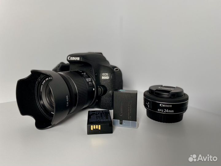 Зеркальный фотоаппарат Canon EOS 800D