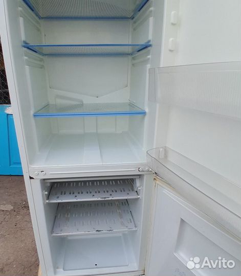 Холодильник бу indesit