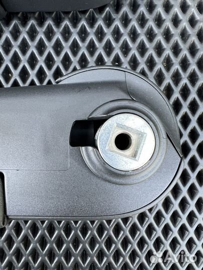 Подлокотник фольксваген Т5-Т6 новый