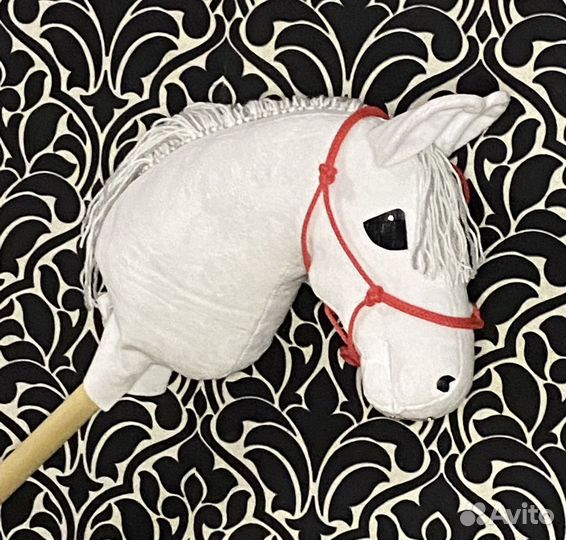 Лошадка на палке хоббихорс