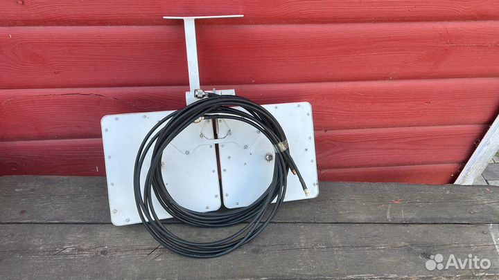 Широкополосная 3G/4G mimo антенна KAA15-1700/2700