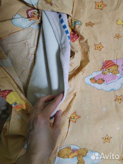 Детское одеяло и подушка в кроватку