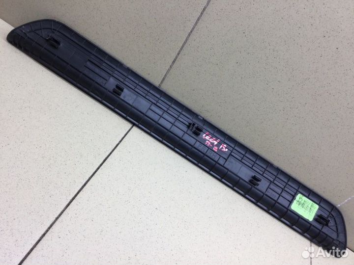 Накладка порога (внутренняя) передняя правая Kia