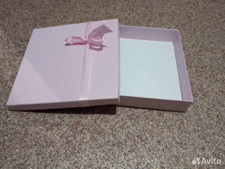 Коробка, корзинка подарочная