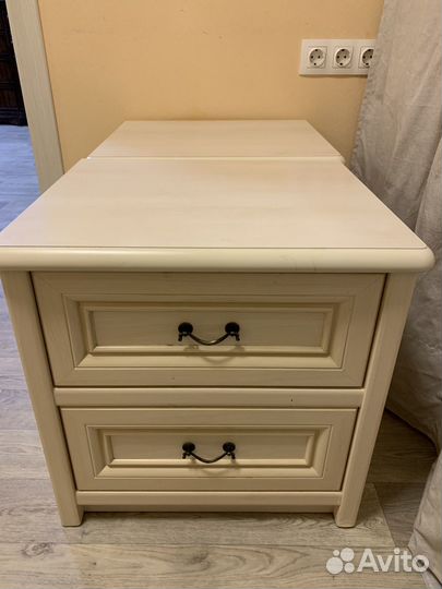 Тумба прикроватная