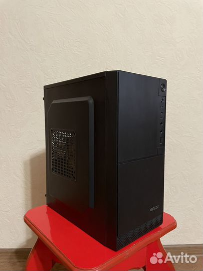 Компактный игровой компьютер