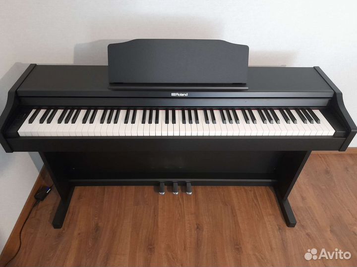 Цифровое пианино roland RP102