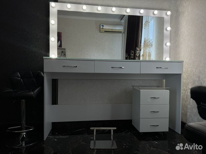 Гримерное зеркало