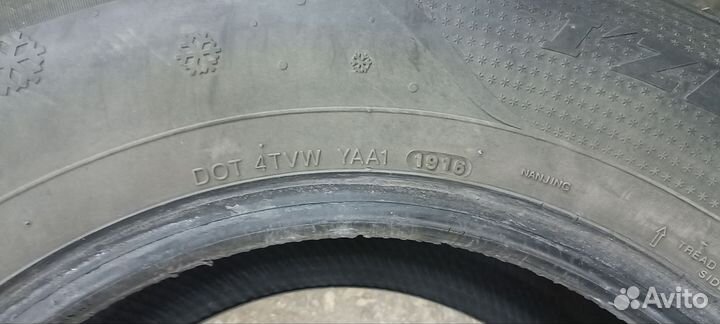 Marshal I'Zen RV Stud KC16 245/70 R16 107T