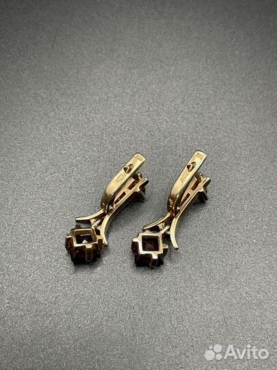 Золотые серьги 585
