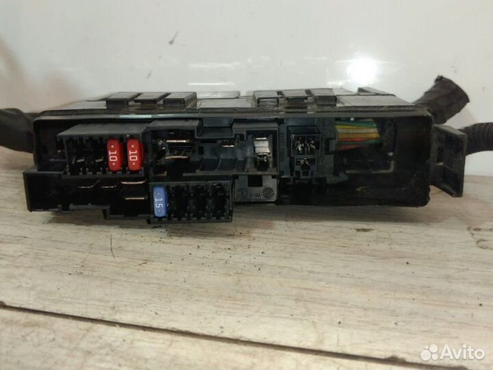 Блок предохранителей Nissan Note E11 HR16DE 2008