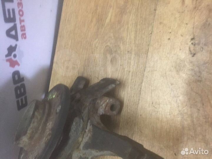 Кулак поворотный передний правый Opel Astra H