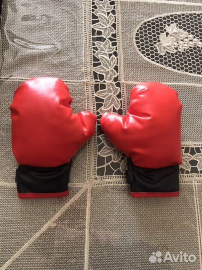 Боксерские перчатки