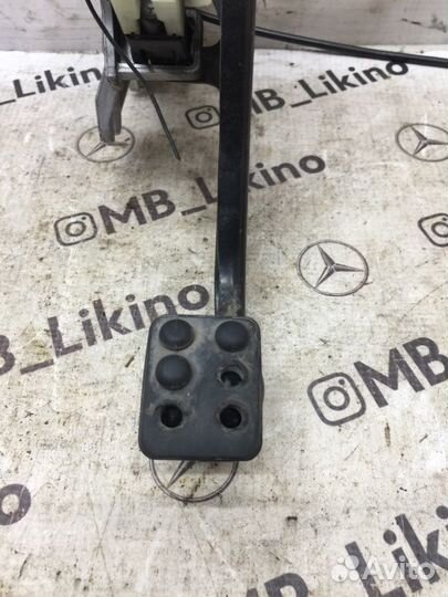 Педаль стояночного тормоза Mercedes Ml W164