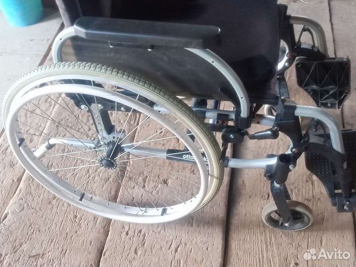 Инвалидная коляска