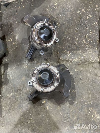 Поворотный кулак в сборе на Хендай Гранд Старекс