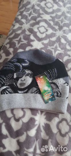 Женская шапка