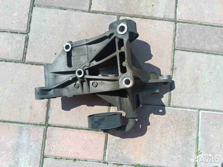 Натяжитель ремня генератора 028903143AB