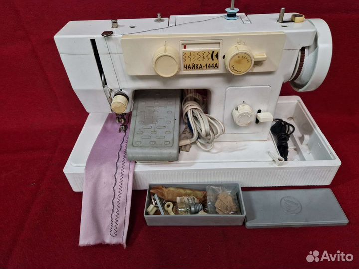 Швейная машина Чайка 144А как новая