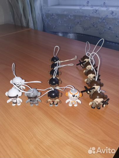 Коллекция киндеров-брелоков Звездные войны