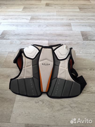 Нагрудник хоккейный