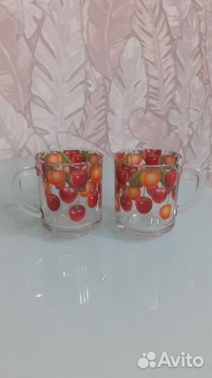 Кувшин с бокалами