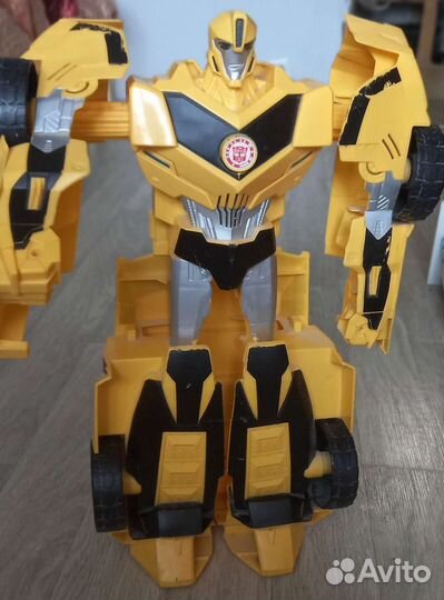 Бамбилби игрушка робот трансформер