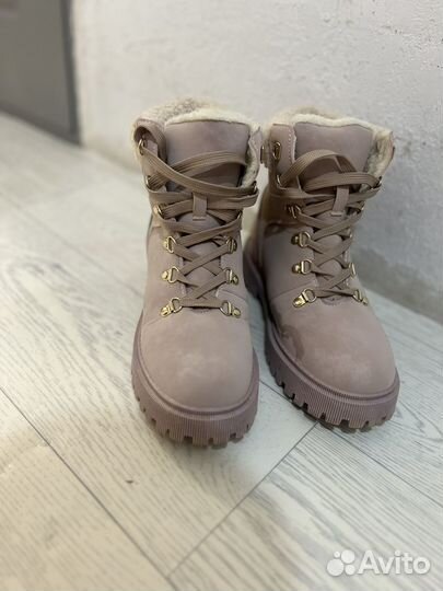 Ботинки женские зимние 38 размера новые